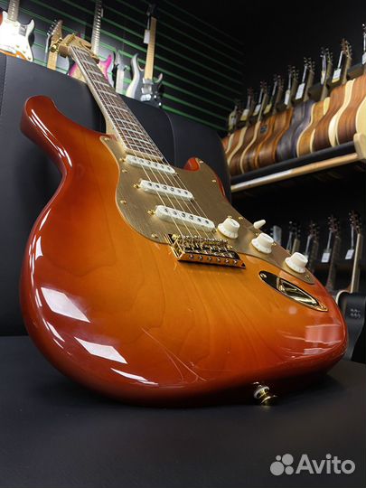 Squier 40th Anniversary LRL Gold Edition (Новая)