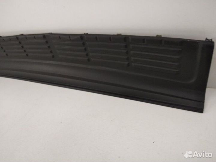 Накладка бампера задняя Toyota Land Cruiser 200 C