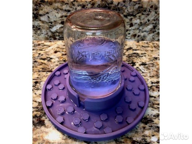 Кормушка для пчел с держателем для бутылки