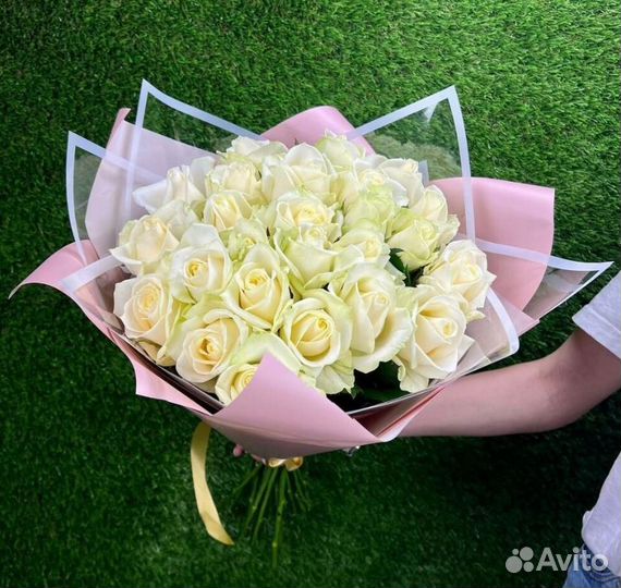 25 белых роз 50 см Доставка Саратов Энгельс