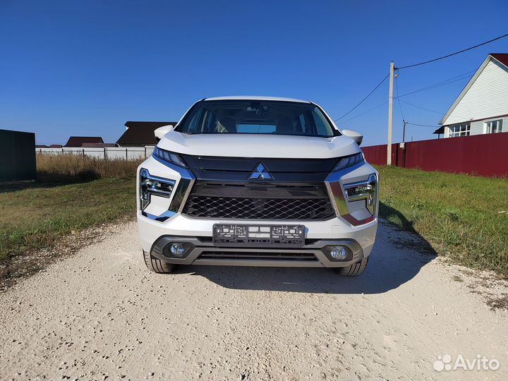 Mitsubishi Xpander 1.5 AT, 2023, 2 500 км