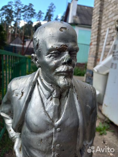 Статуя Ленина (бюст)