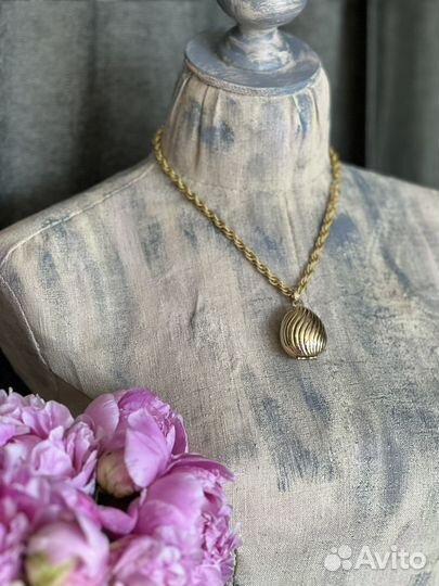 Локет от avon