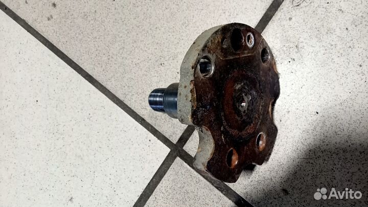 Цапфа задней оси Volkswagen Polo.Оригинал.бу