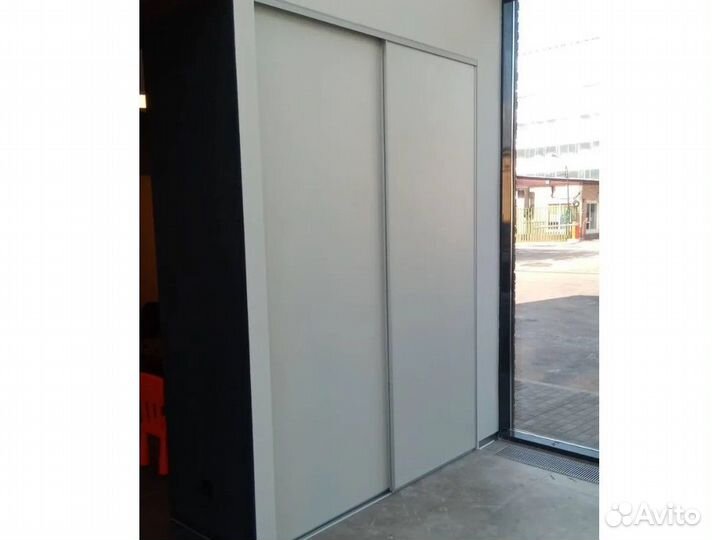 Двери купе в нишу