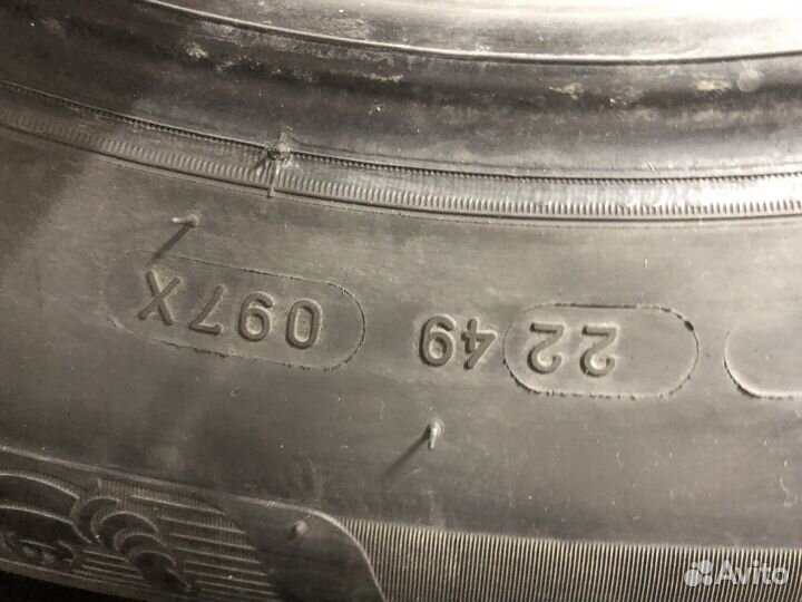 Michelin X-Ice North 4 215/60 R16