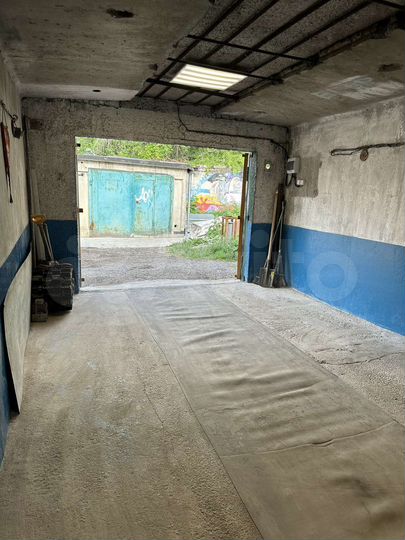 Гараж, > 30 м²