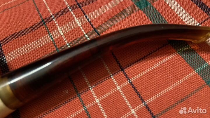 Статуэтка в виде трубки