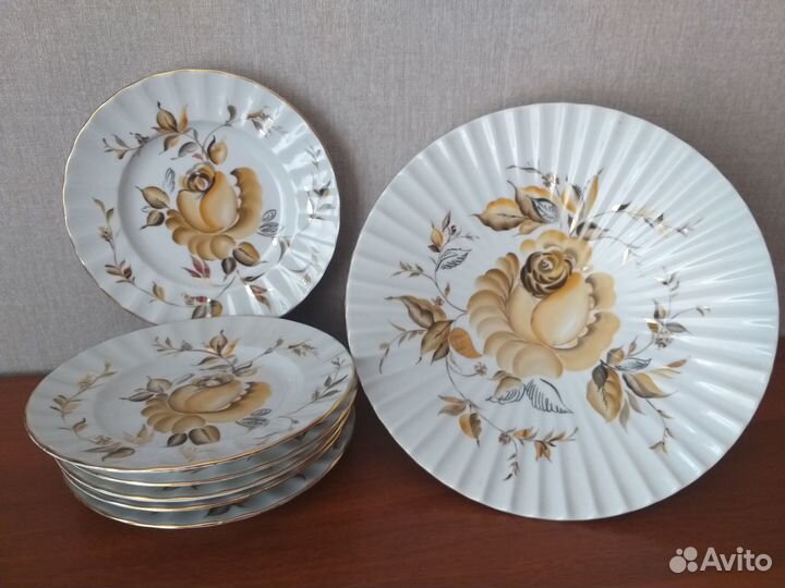 Тортница и тарелки лфз