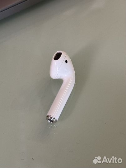 Левый оригинальный наушник Airpods 2