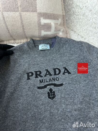 Джемпер Prada в наличии