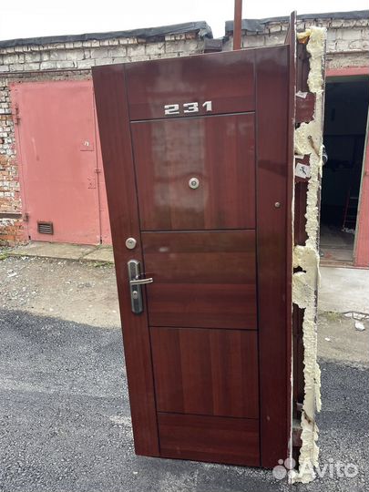 Дверь металлическая