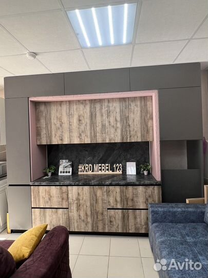 Кухня с витрины