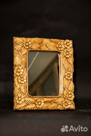 Резное зеркало