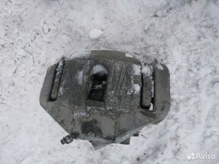 Суппорт тормозной передний бмв BMW e65 e66