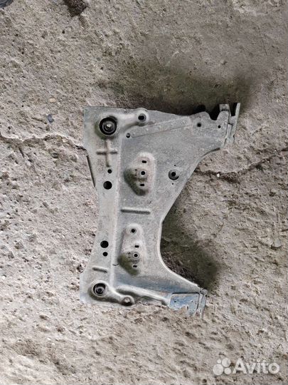 Подрамник рено меган 2