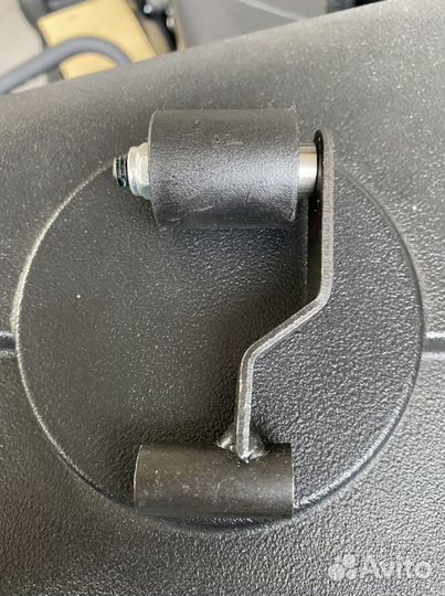 Ролик натяжной с кронштейном приводной цепи ATV AL