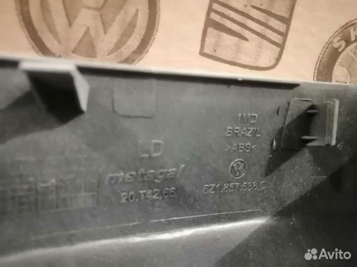 Кожух зеркала правый VW Polo Sedan