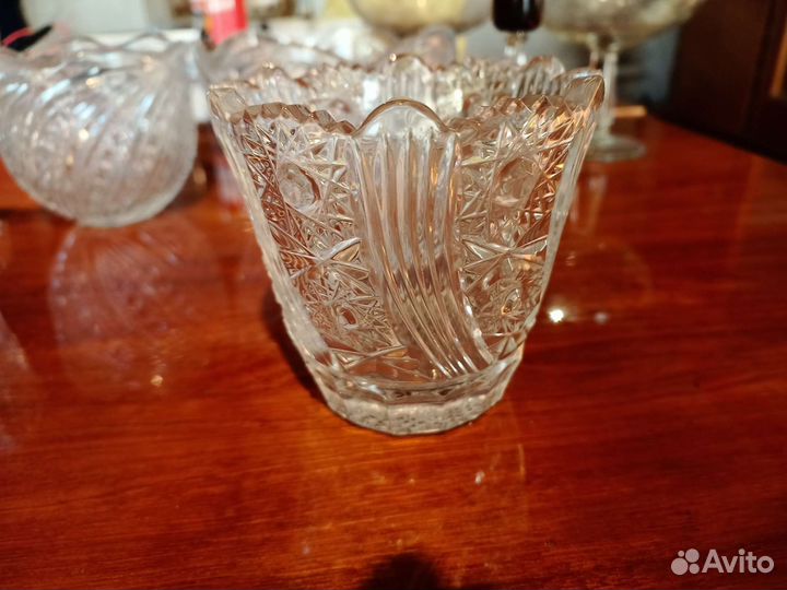 Хрустальная ваза, конфетницы и солонка