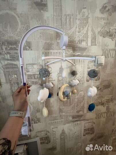 Мобиль из фетра ручной работы в детскую кроватку