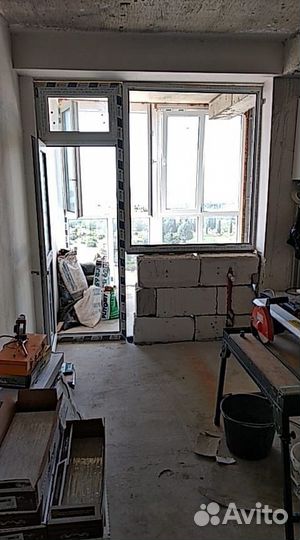 Балконная дверь с окном