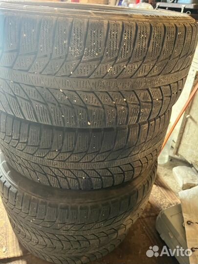 Triangle IcelynX TI501 235/45 R18 98