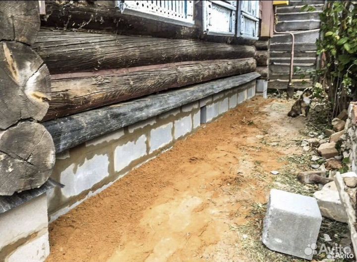 Бригада строителей