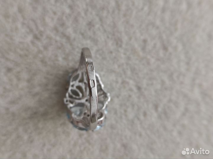 Серебряное кольцо с топазом