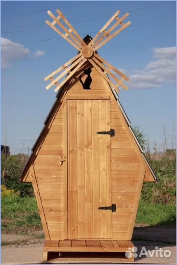 Дачный туалет с декором WWU