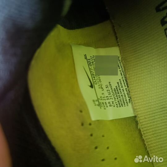 Детские футбольные бутсы