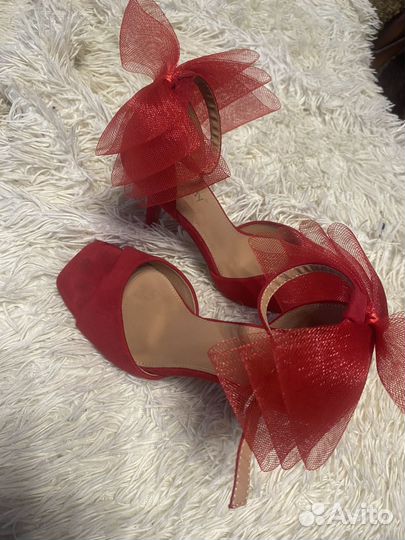 Босоножки 35 размер