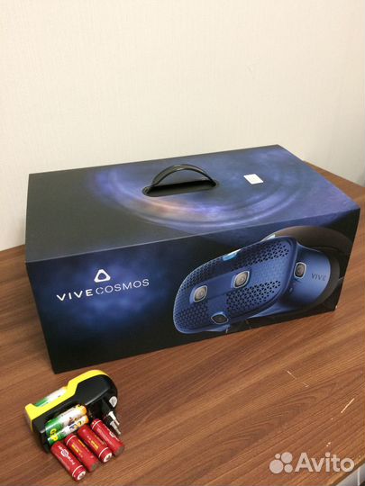 Шлем виртуальной реальности HTC Vive Cosmos