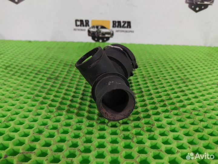 Фланец двигателя системы охлаждения