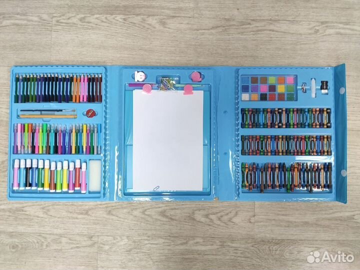 Набор для рисования с мольбертом, 176 предметов