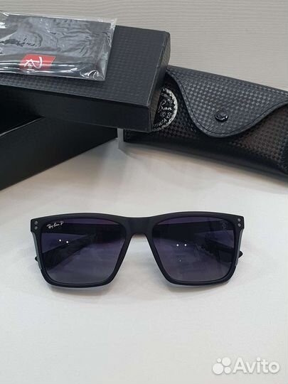 Солнцезащитные очки Ray Ban
