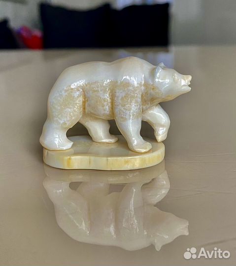 Фигурка из кости медведь окимоно, камчатка