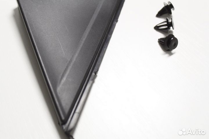 Накладка крыла левая Ford Focus 2