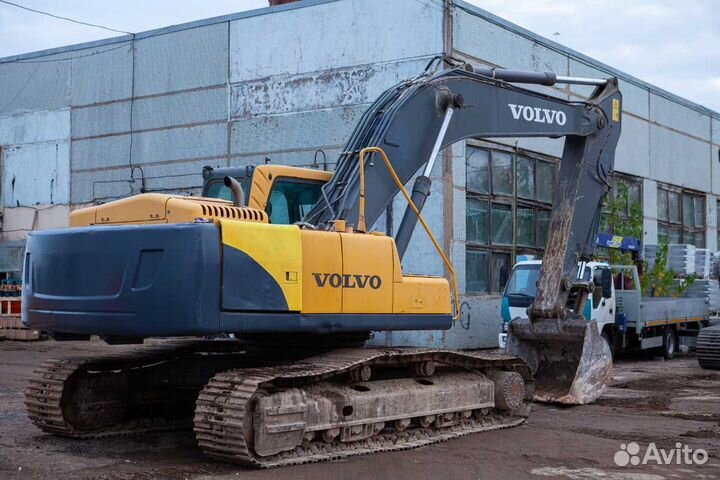 Гусеничный экскаватор Volvo EC290B LC, 2012