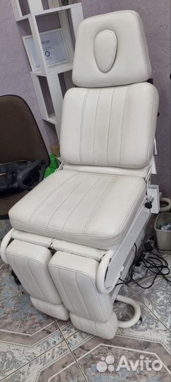 Кресло педикюрное. Косметологическое кресло