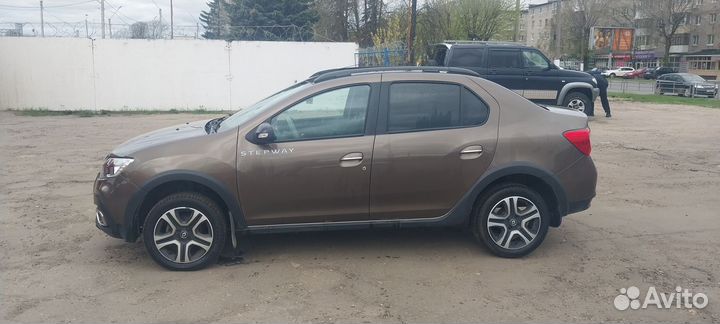 Renault Logan Stepway 1.6 CVT, 2018, 67 980 км