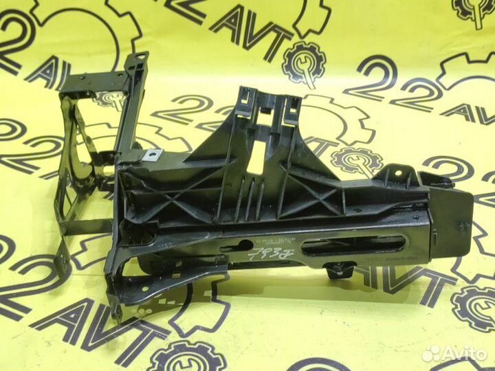 Крепление фары переднее левое Bmw 5-Series F10