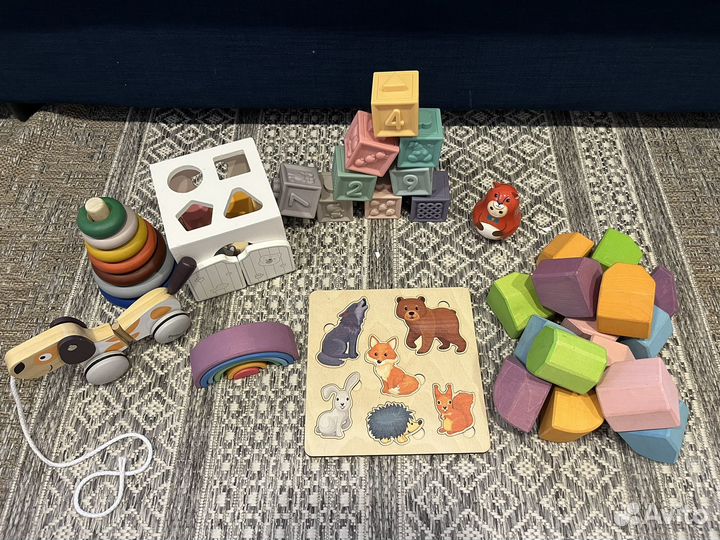 Развивающие игрушки для малыша пакетом