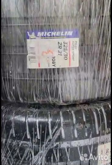 Michelin Pilot Super Sport 325/35 R21