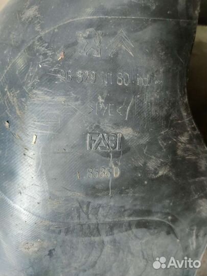 Подкрылок передний peugeot 3008