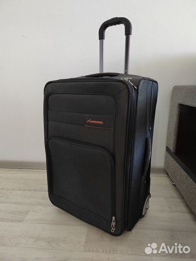 Чемодан на колесах бу размер м