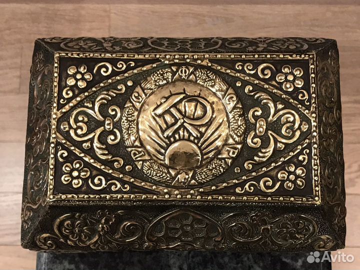 Старинная шкатулка Ларец