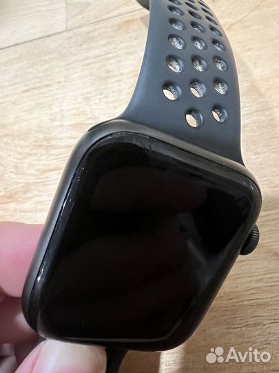 Часы Apple Watch 5 44mm Nike