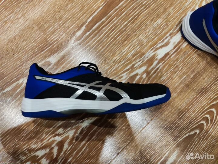 Кроссовки волейбольные asics gel-tactic