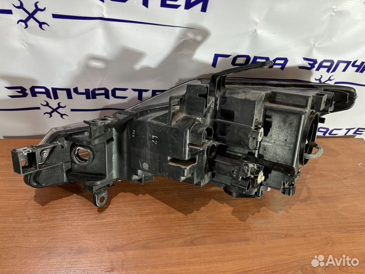 Фара Nissan Murano