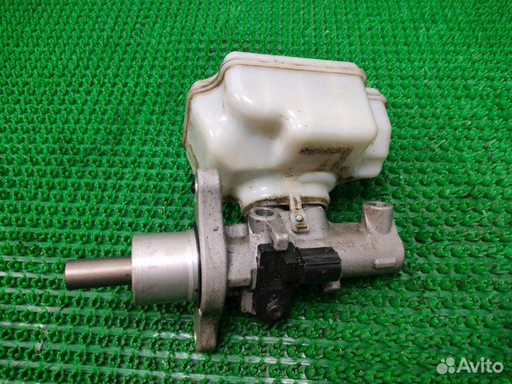 Главный тормозной цилиндр Volkswagen Golf Plus 5